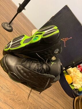 Jordan Men's Black and Neon Green Retro Basketball Shoes